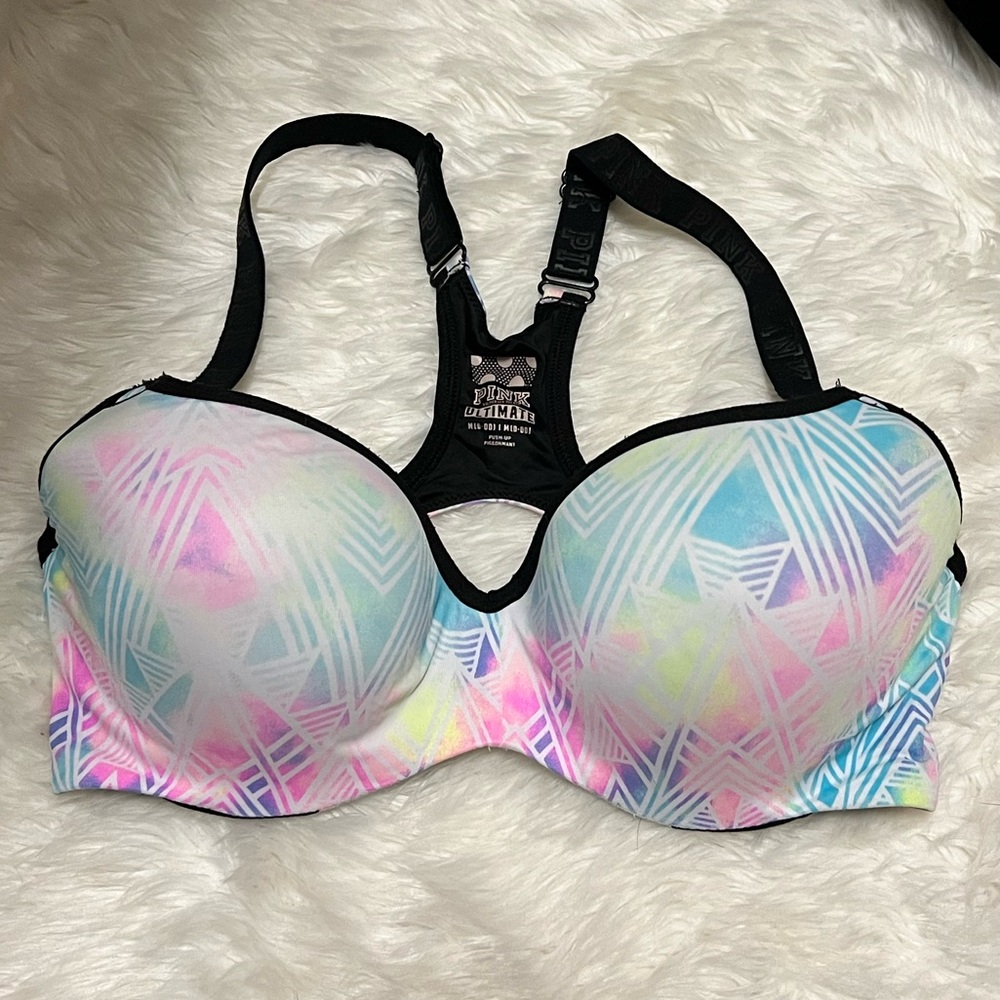 PINK Ultimate Padded Sports Bra size M(D-DD)